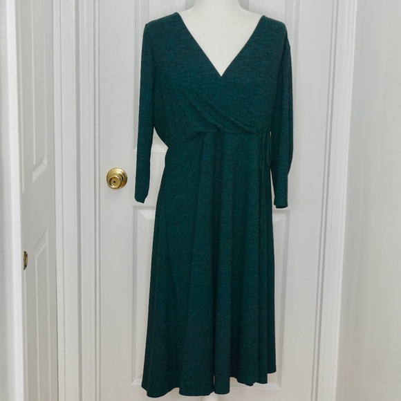 torrid Dresses & Skirts - NWT TORRID Green Ribbed Midi Wrap Dress (Size PS1)